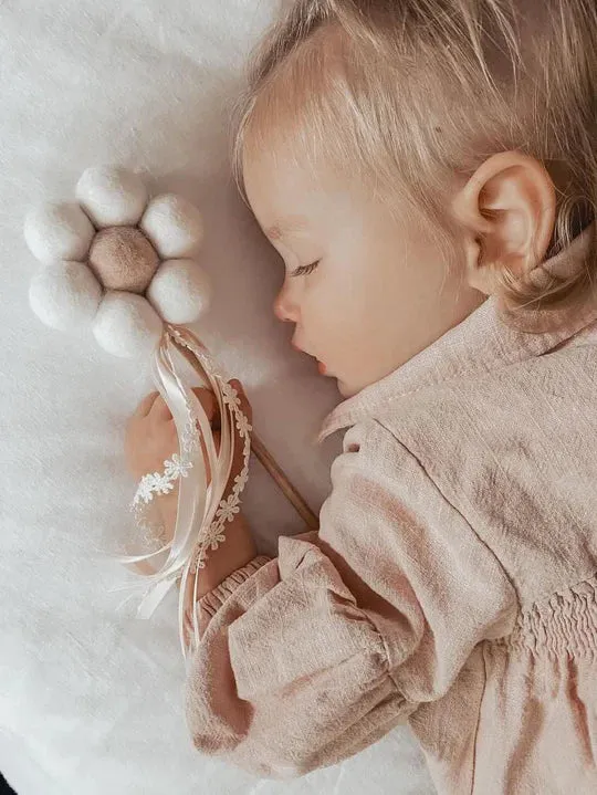 Felt Wand - Daisy Marshmallow