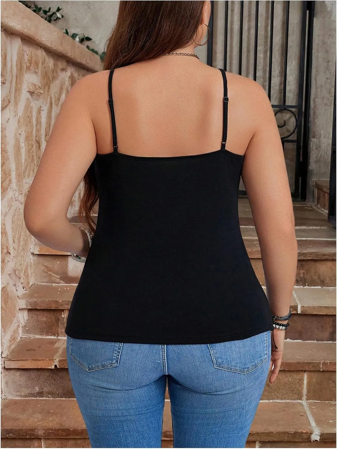 Floerns Women's Plus Size Criss Cross Sleeveless Cami Top Spaghetti Strap Slim Fit Going Out Tops