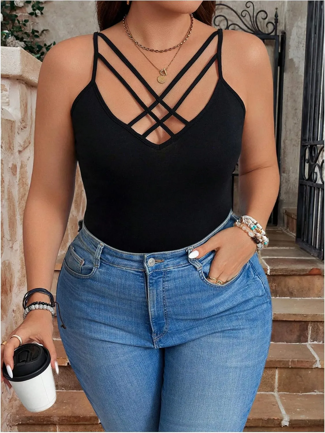 Floerns Women's Plus Size Criss Cross Sleeveless Cami Top Spaghetti Strap Slim Fit Going Out Tops
