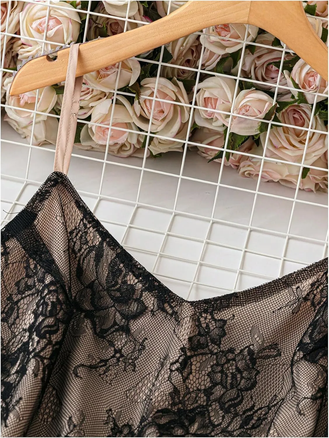 OYOANGLE Women's Plus Size Floral Lace Up Camisoles Double Layers V Neck Spaghetti Strap Loose Tunic Cami Tops