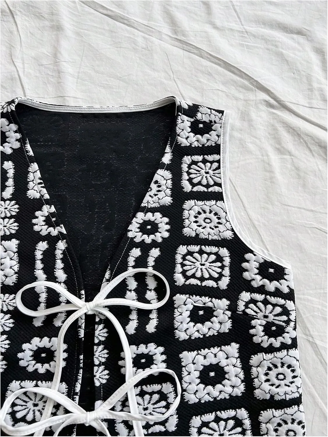 Verdusa Women's Bow Tie Floral Embroidered Vest Tops Boho V Neck Sleeveless Cardigan Outwear