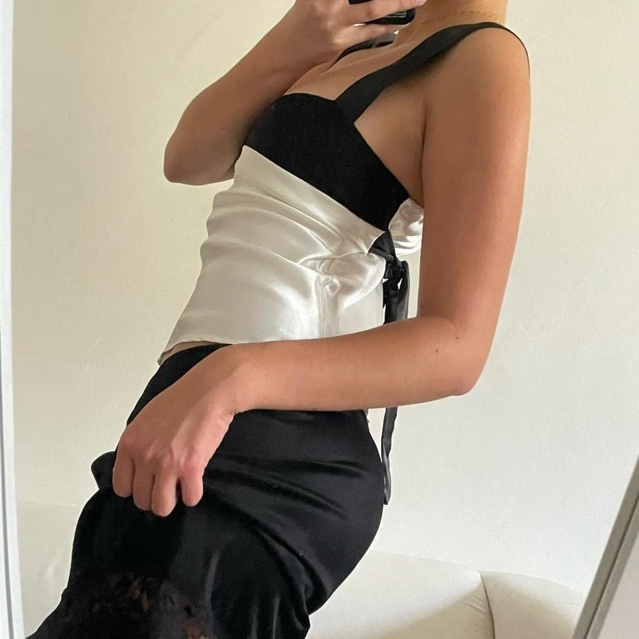 Women Elegant Lace V Neck Camis Sleeveless Spaghetti Strap Slim Camisoles Vintage Backless Tank Top Summer Clothes
